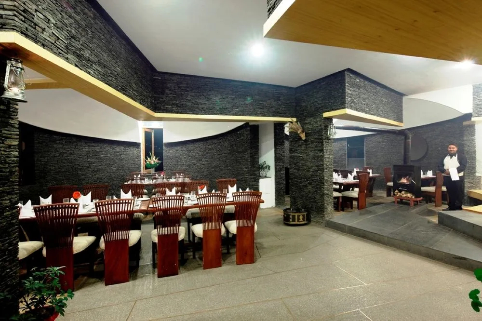 Manu Allaya Spa Resort