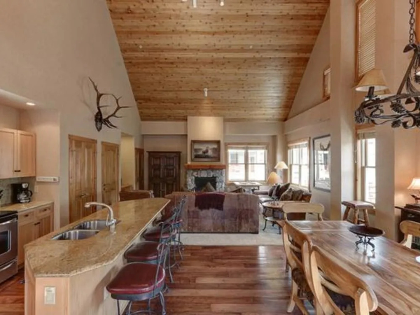 Buffalo Lodge by Summit County Mountain Retreats