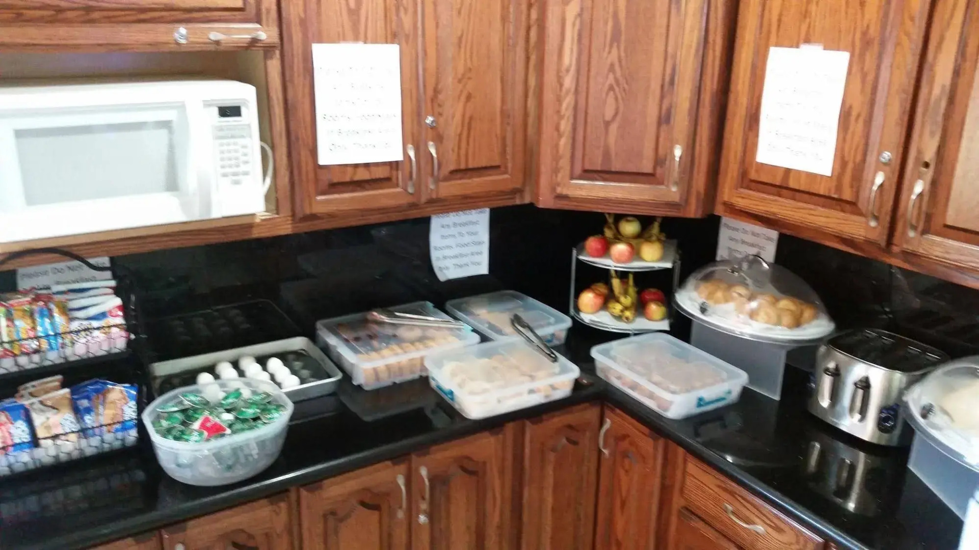 Red Carpet Inn & Suites