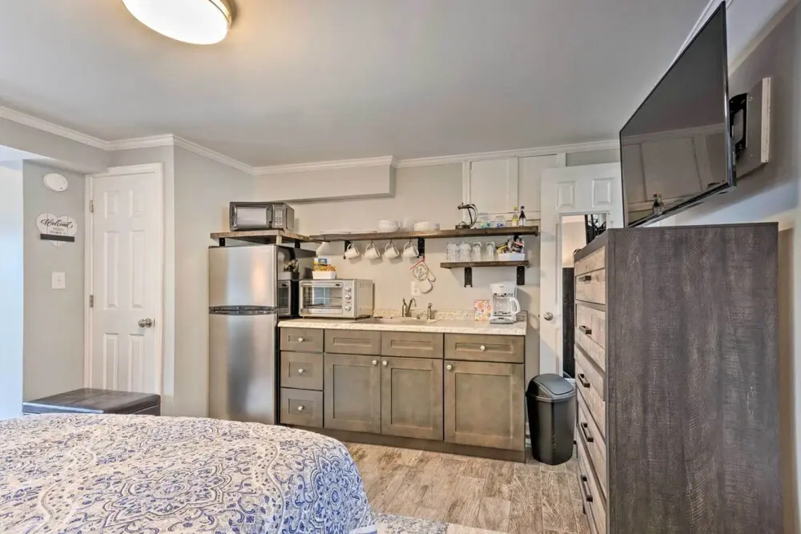 Studio W/patio Access + View on Lake Junaluska!