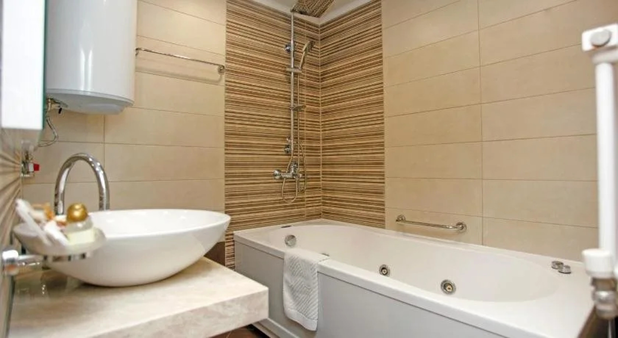 Family Hotel Varosha 2003