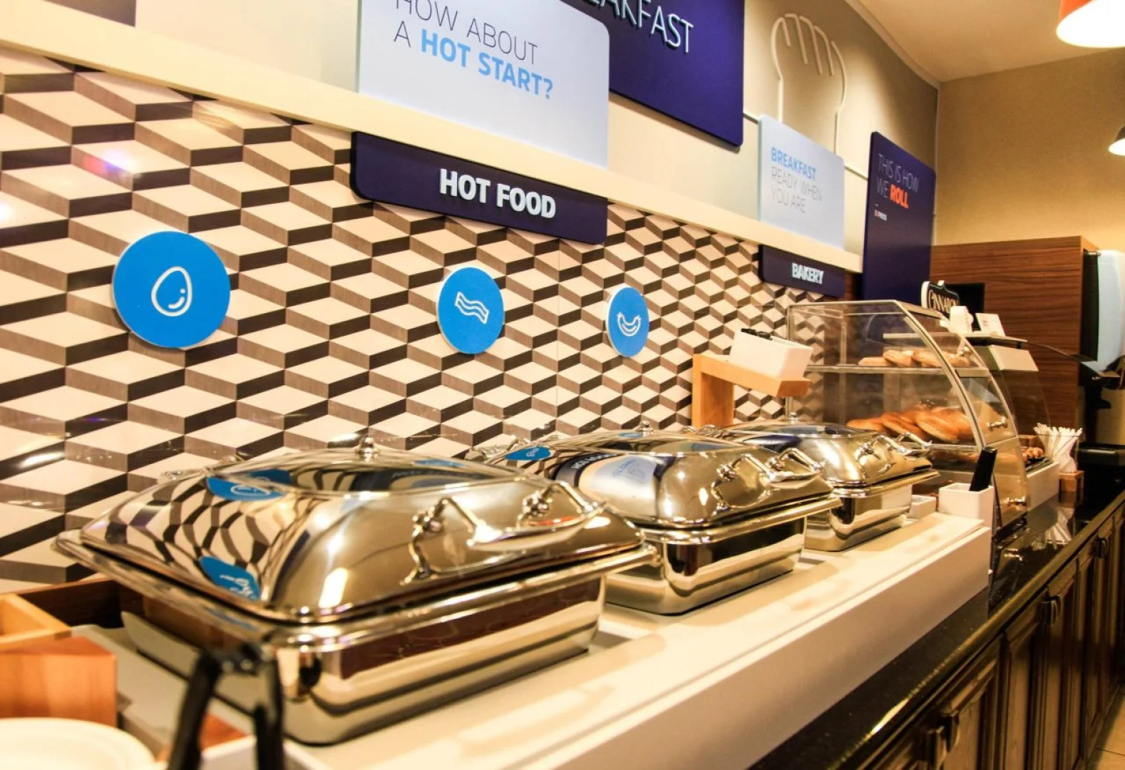 Holiday Inn Express & Suites Cumberland - La Vale by IHG