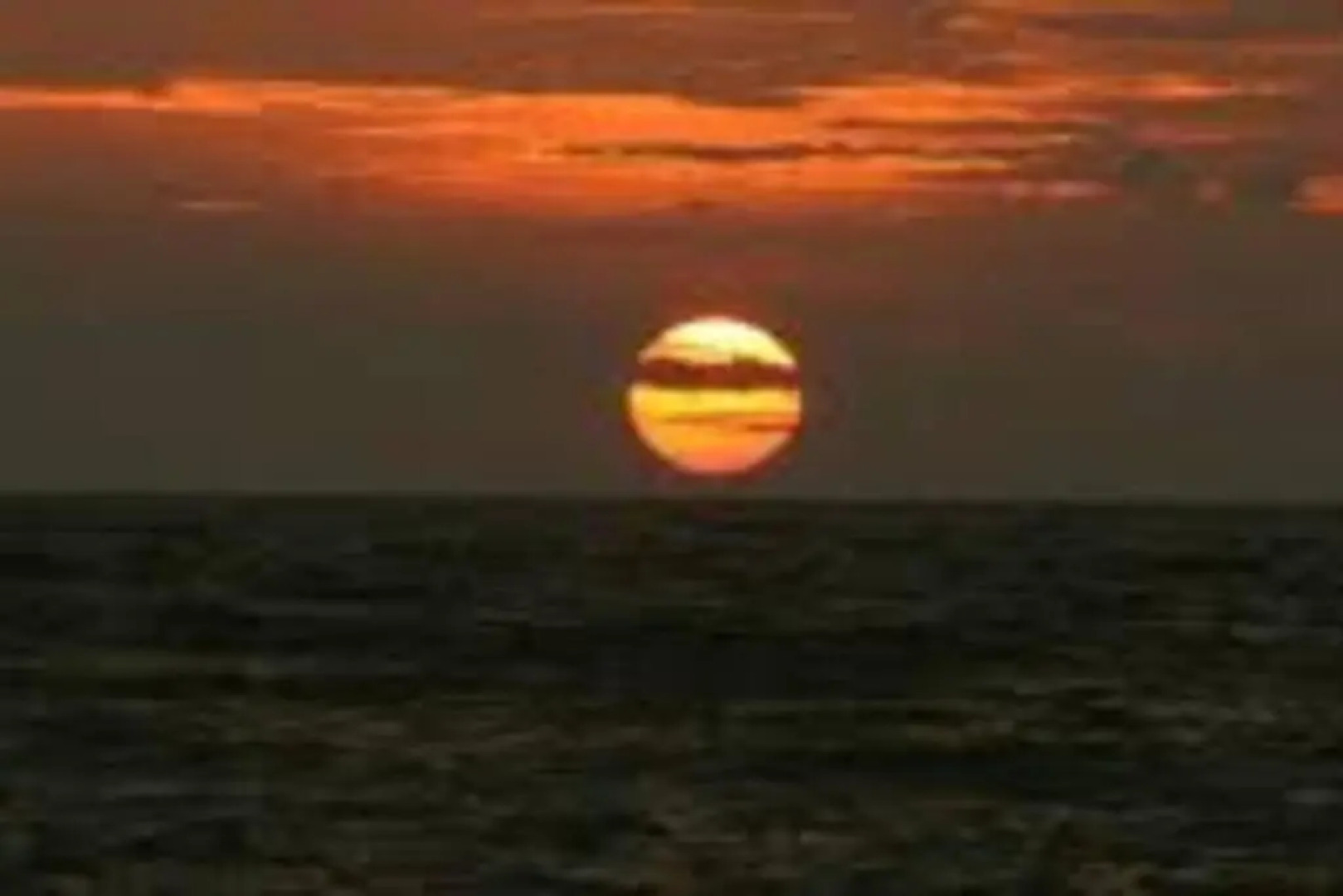 Modern luxury Condo,3 bedroom and 3 bathrooms