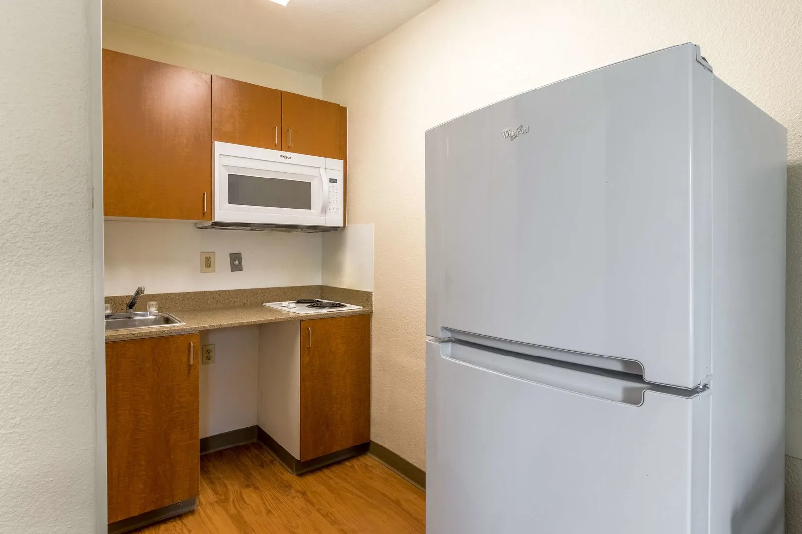 HomeTowne Studios by Red Roof Lake Charles - Sulphur