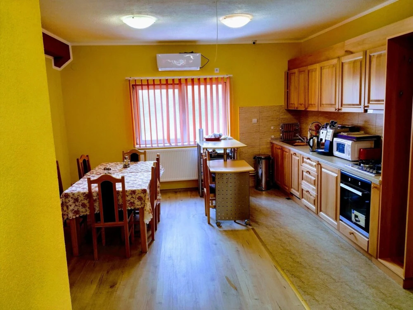 Venesis House