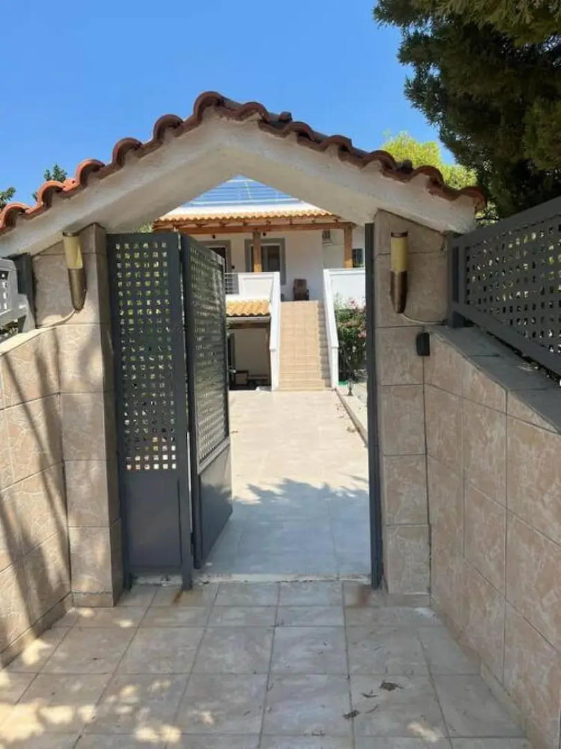 Seaside House in Psatha