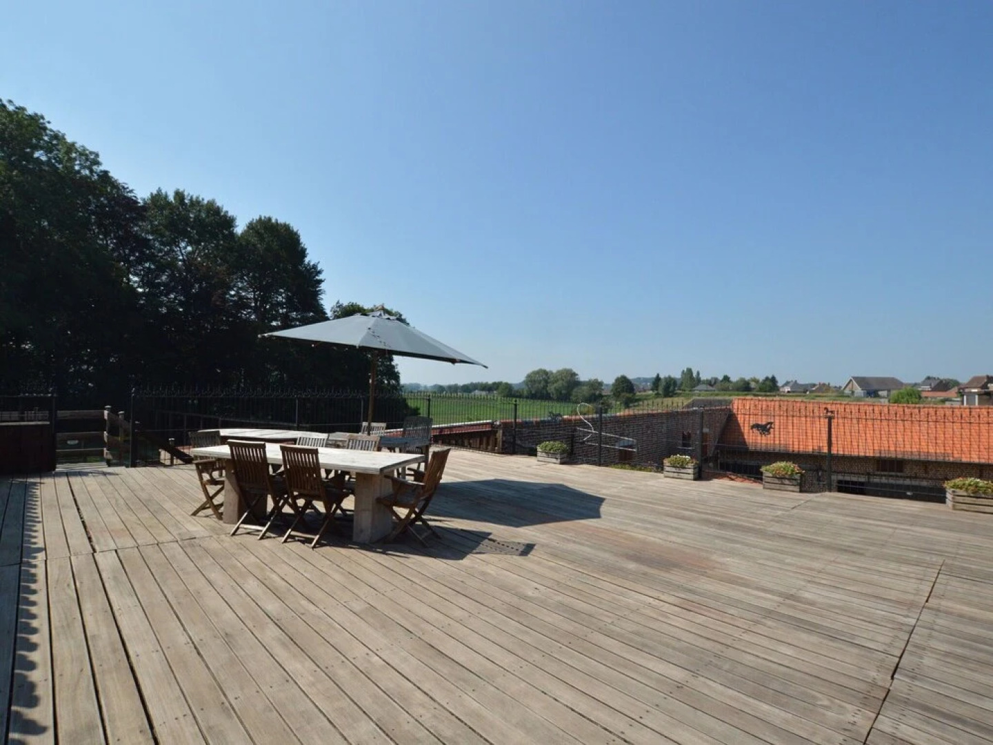 Beautifully Renovated Farmhouse for Groups, With Indoor Pool and Sauna