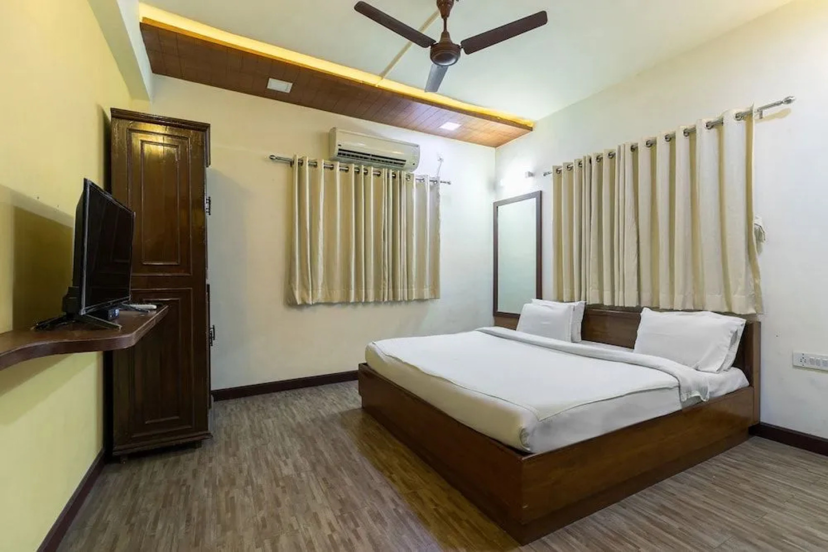 Capital O 47539 Capital O Umbergaon Club