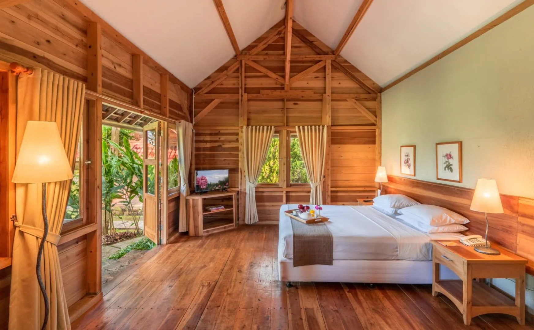 Kebun Mawar Situhapa Hotel