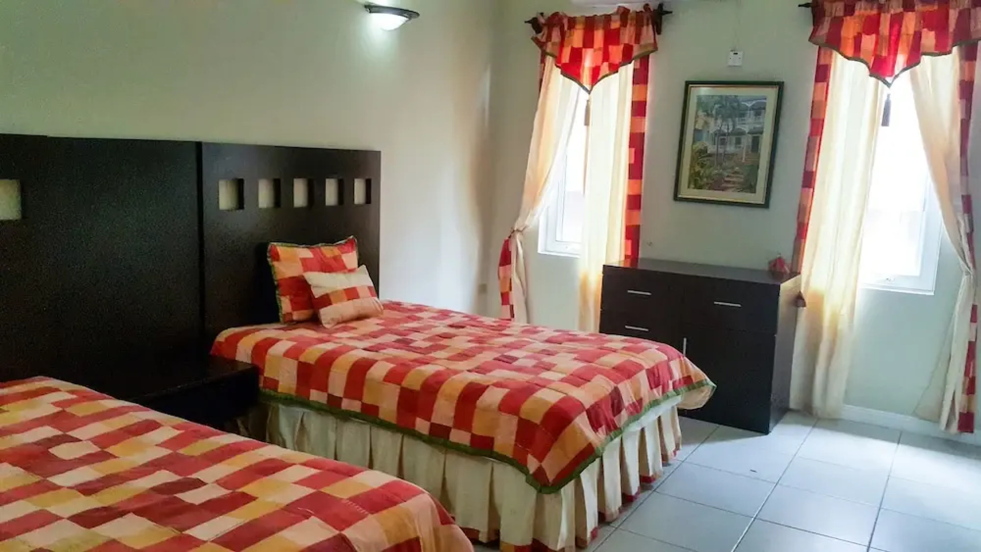 2 Bed Apt with Balcony at Runaway Bay