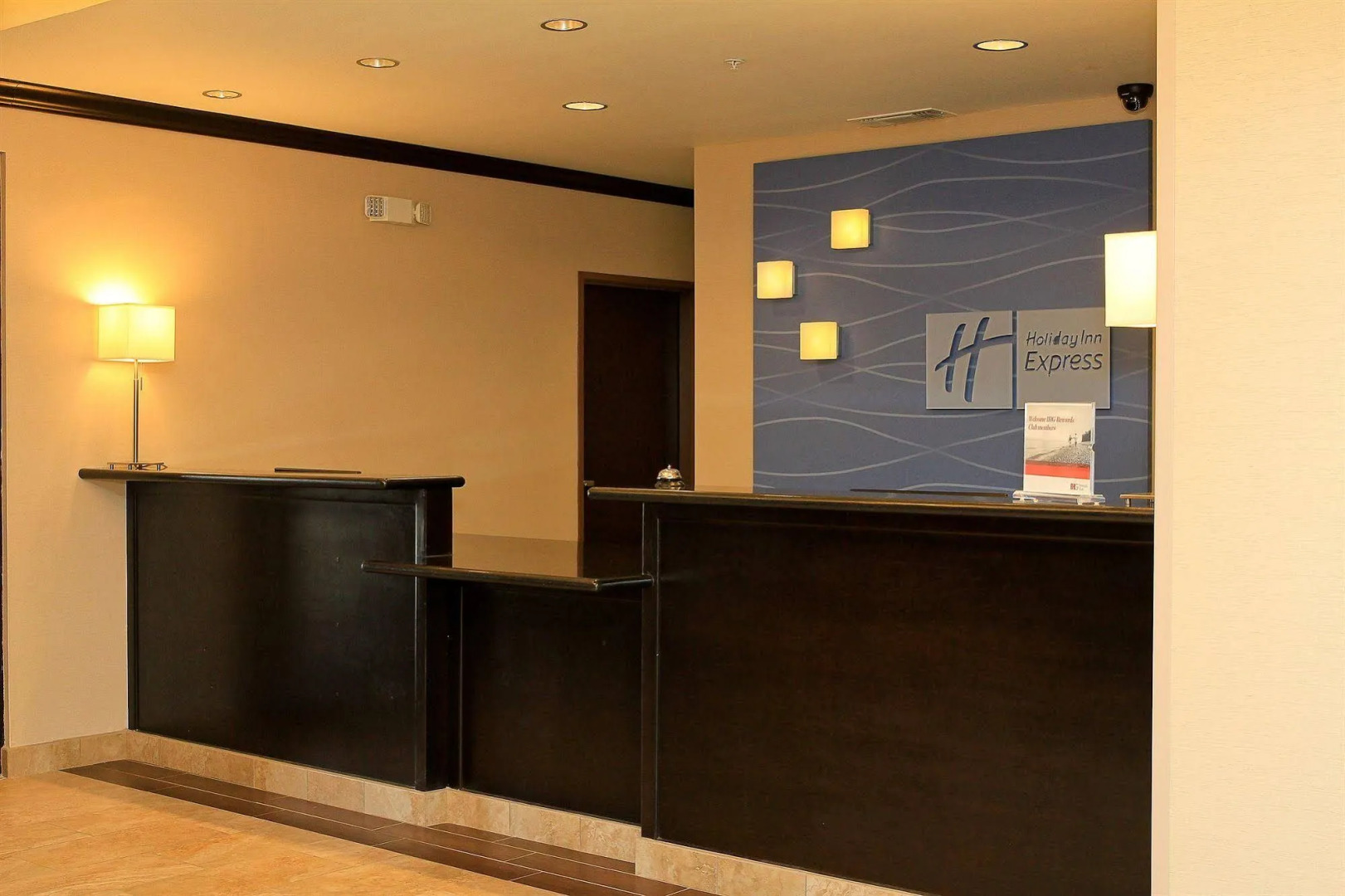 Holiday Inn Express & Suites Floresville by IHG