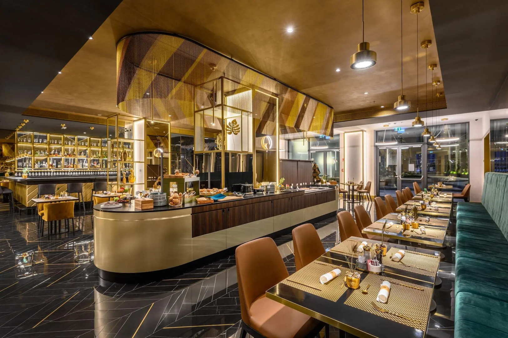 Emerald Downtown Suites