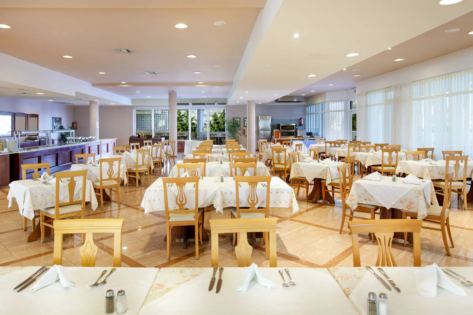 Отель Sovereign Beach