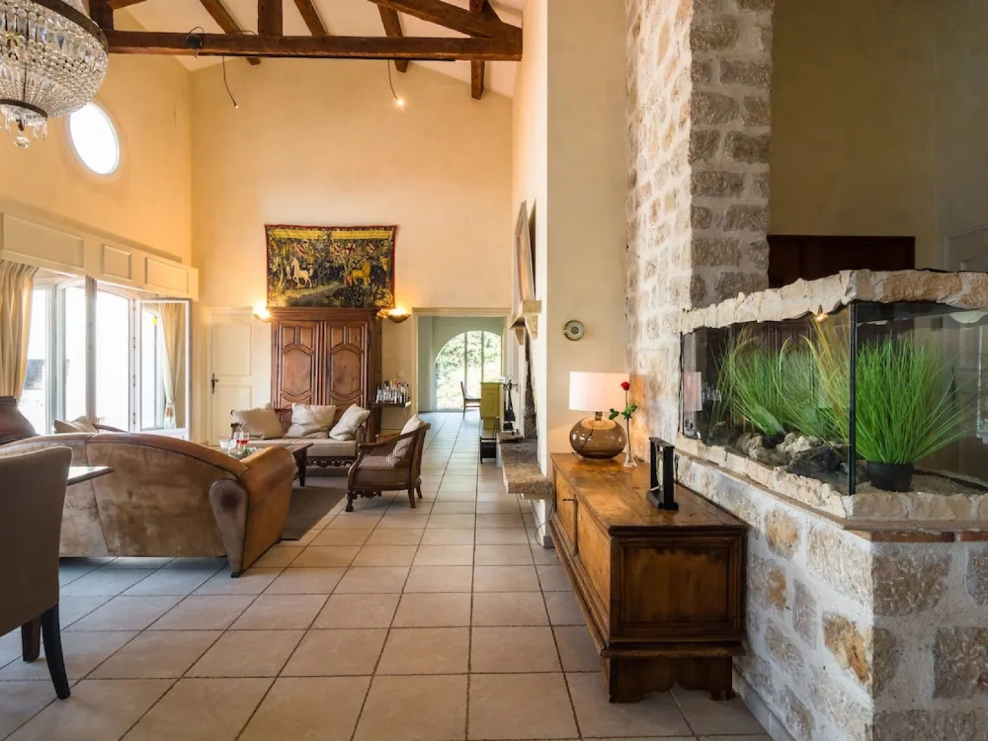 Spacious Villa in La Gaude With Swimming Pool