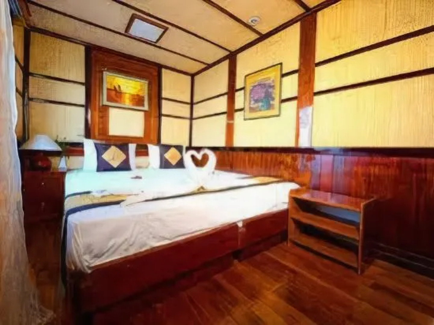 Imperial Junk Halong