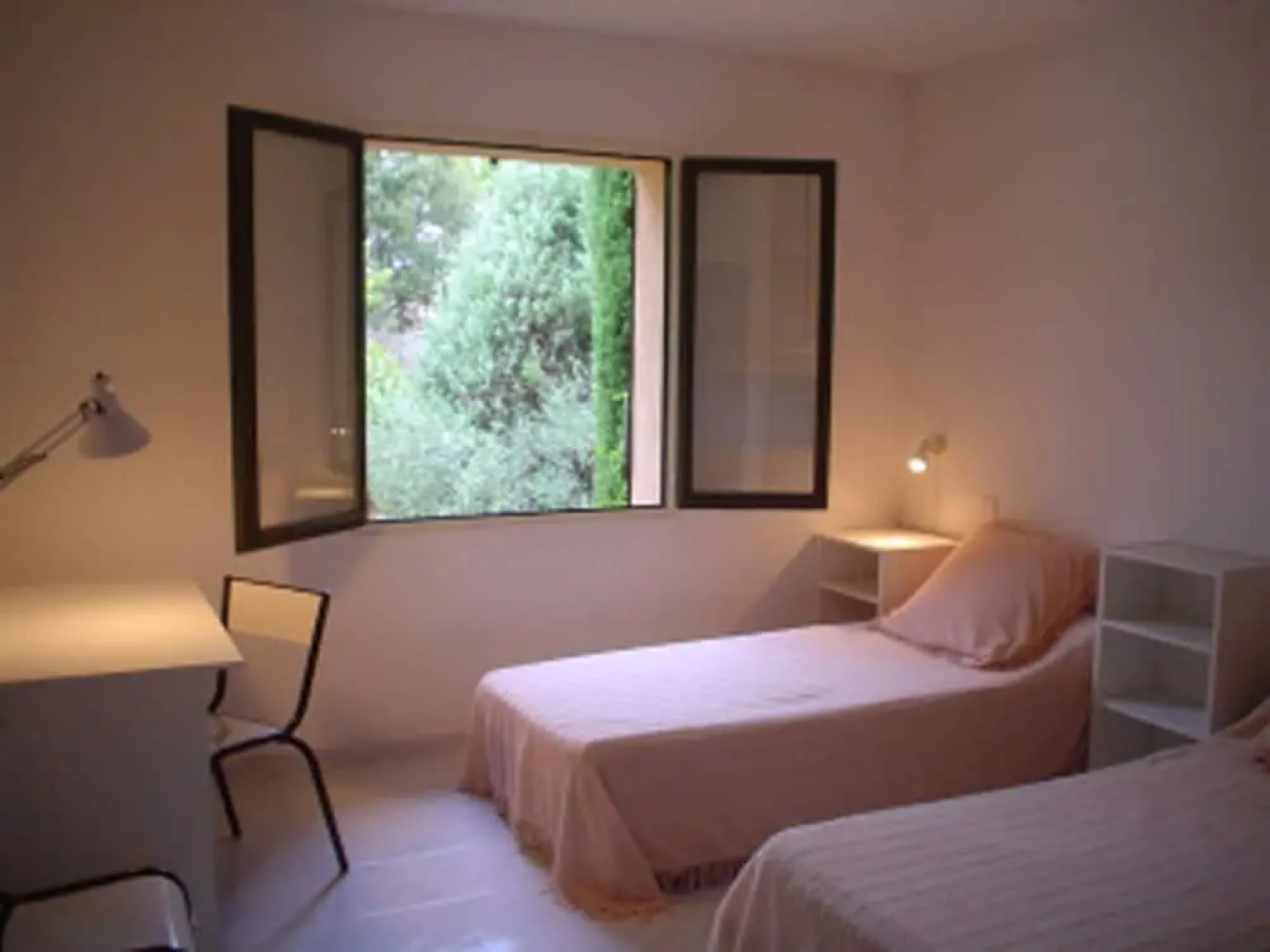 Lush Holiday Home in Draguignan With Private Garden