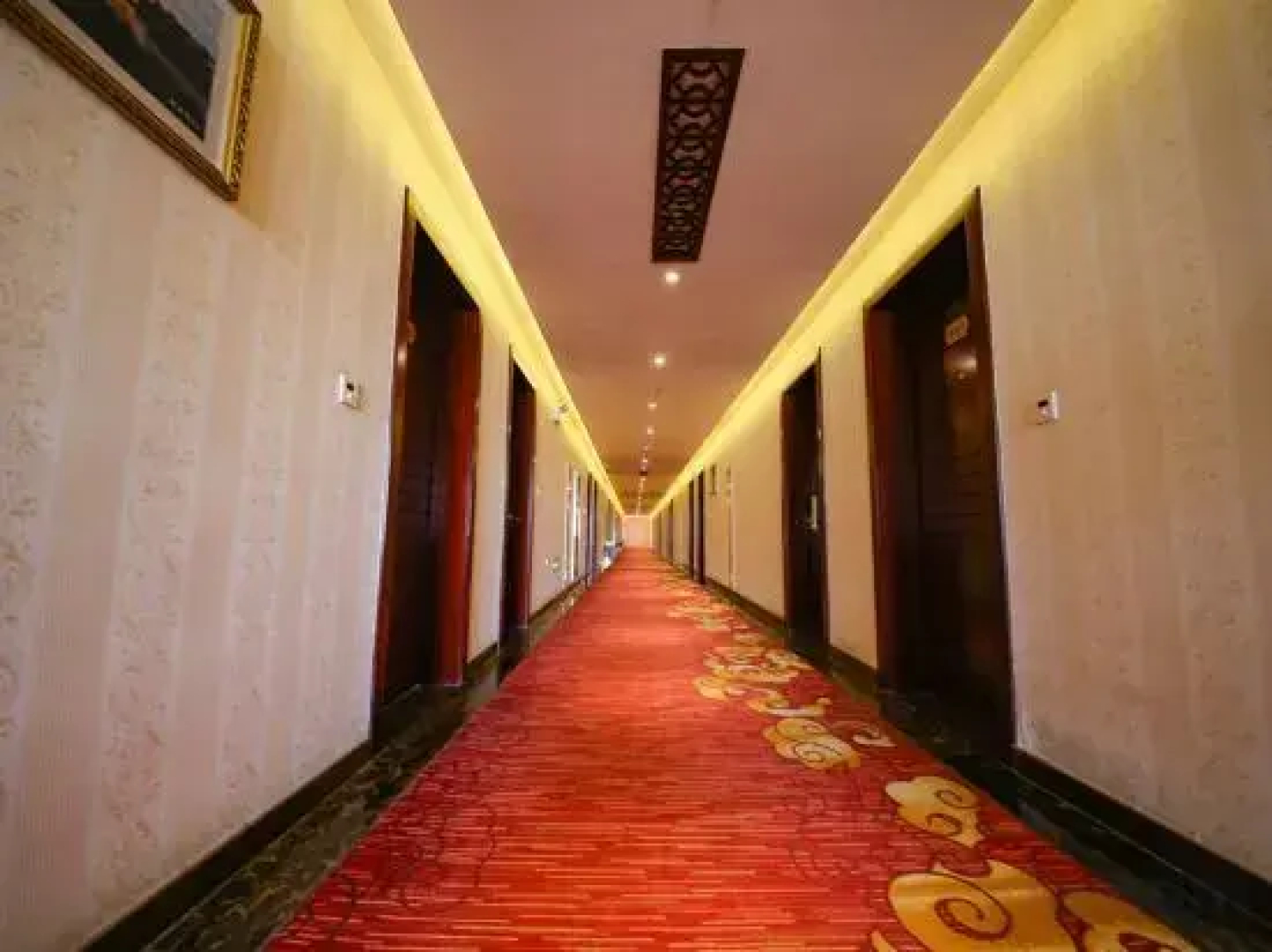 Q+ Shandan Renhe Hotel