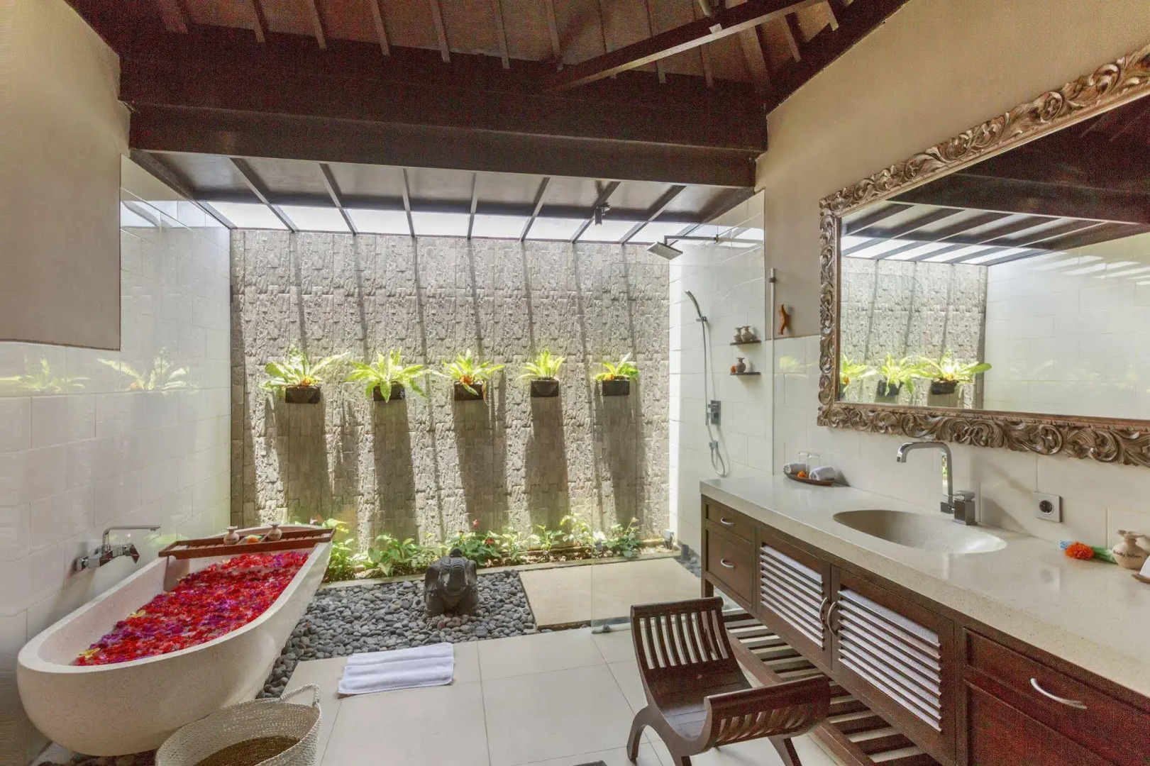 Solo Villas and Retreat