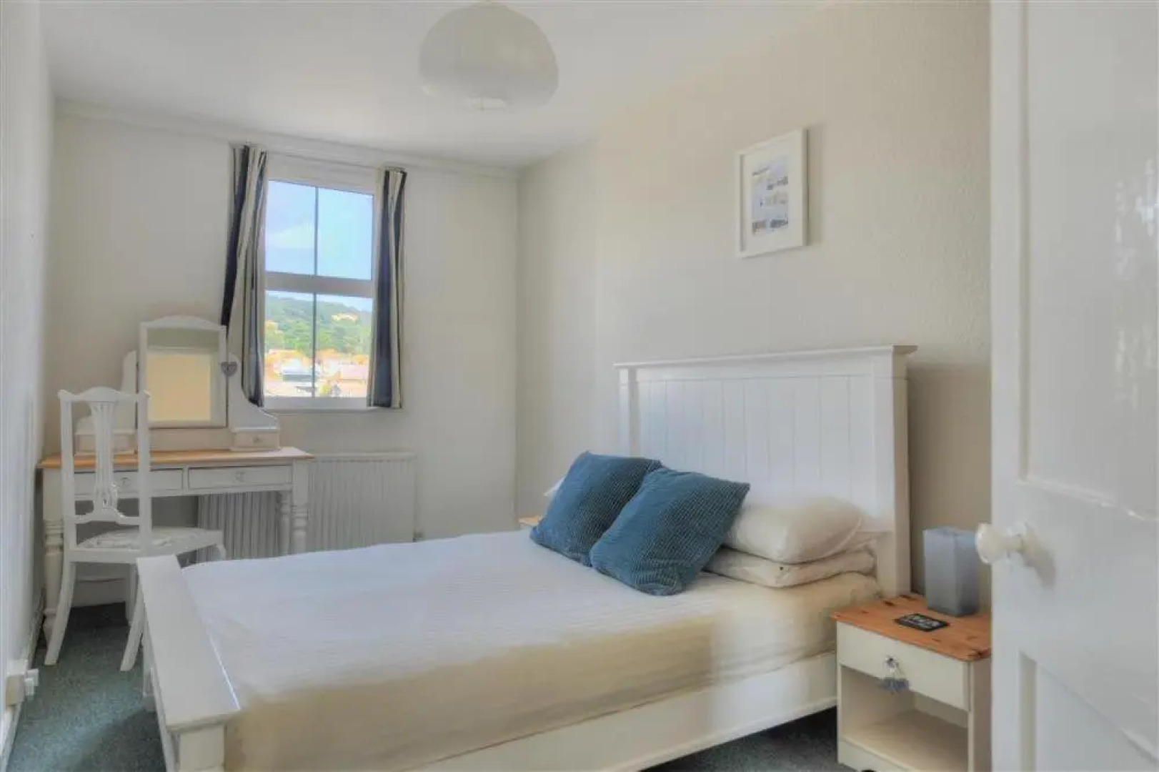 Apt 3, 20 Broad Street