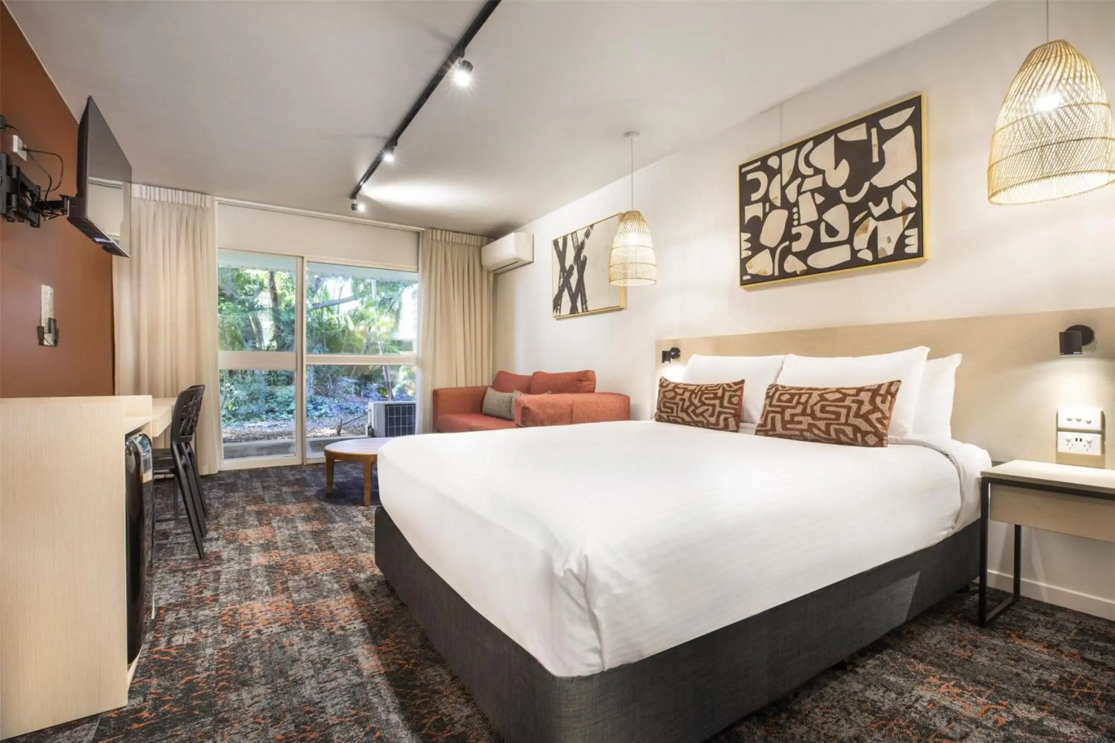 Nightcap at Dalrymple Hotel