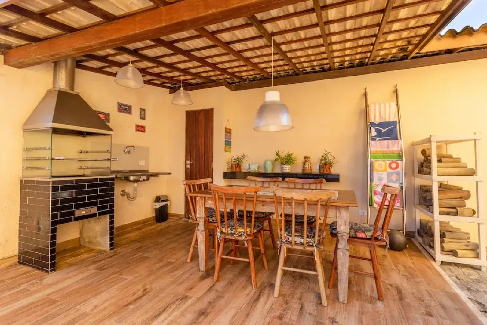 GB18 Maravilhosa Casa Pé na Areia