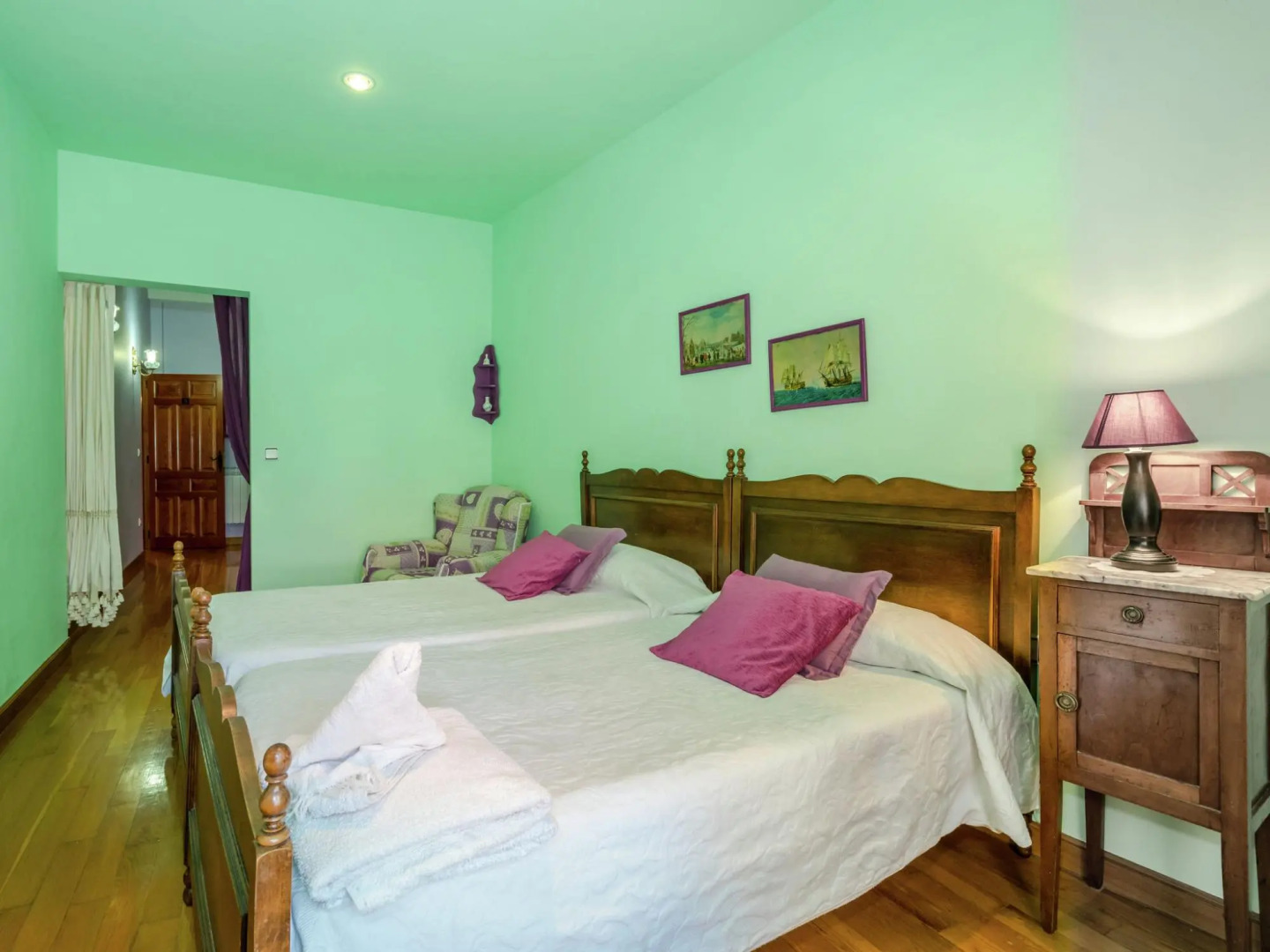 Inviting mansion in Salinillas de Buradón with pool