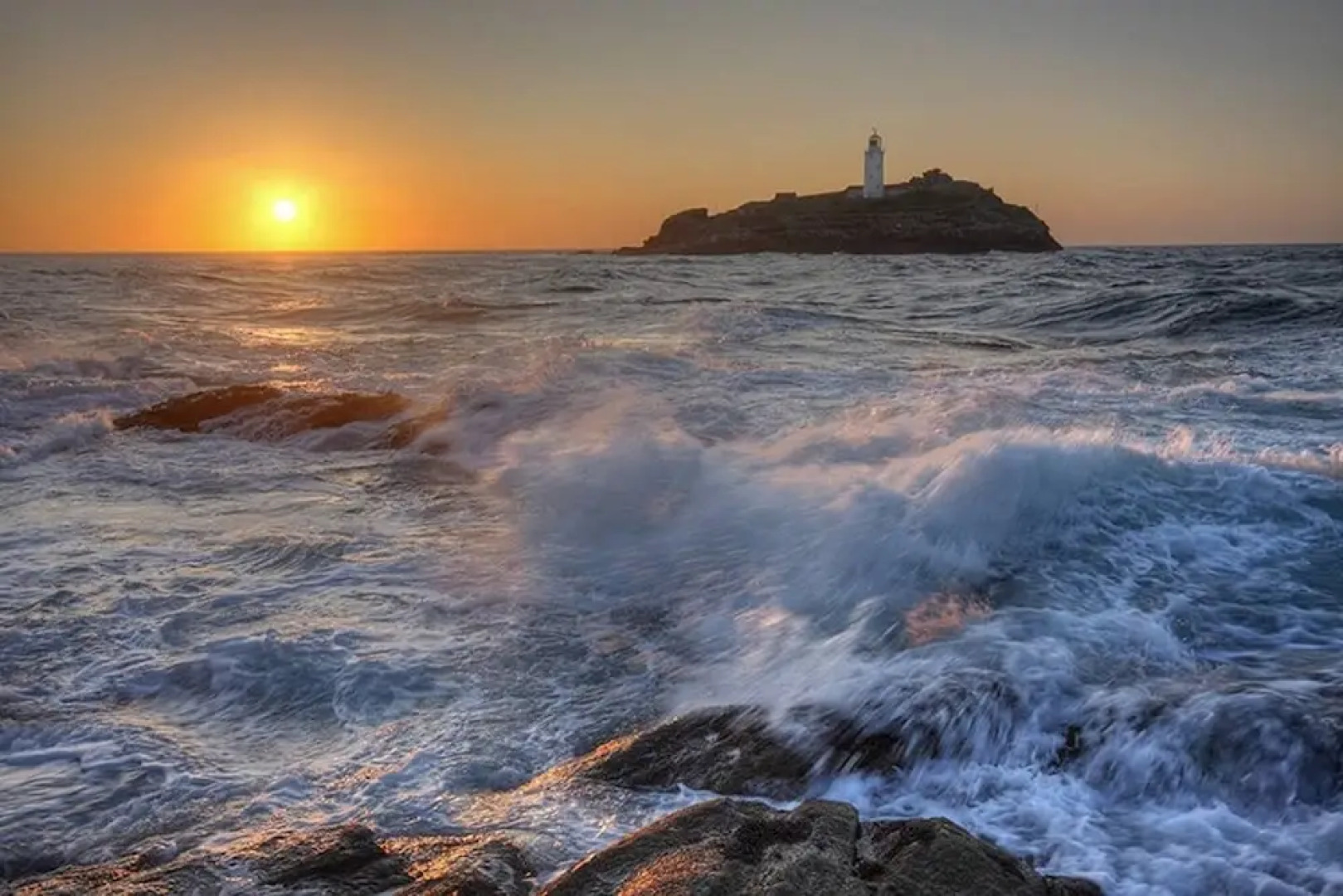 Surf Break 2BD St Ives Apartment W/ Sea Views+spa Experience