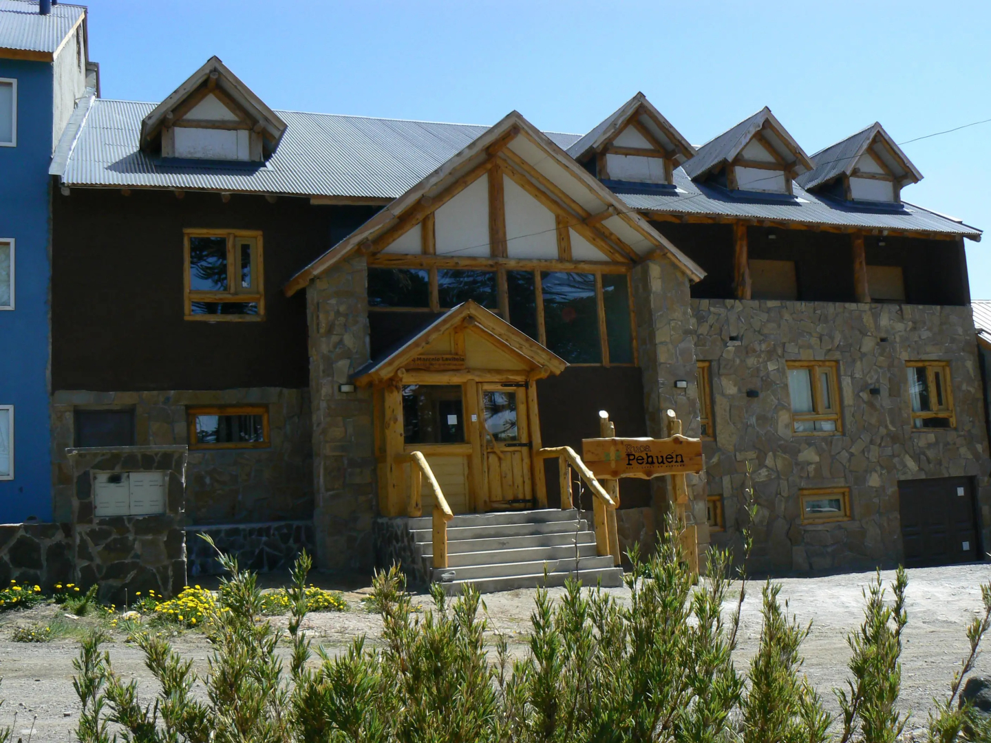 Ruca Pehuen Eco-Lodge De Montaña