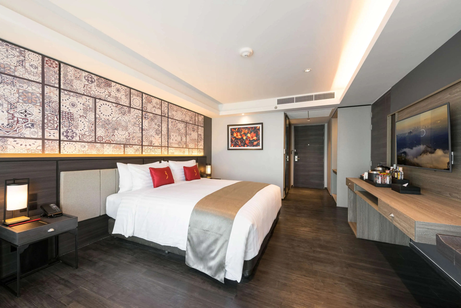 Ramada Plaza By Wyndham Chao Fah