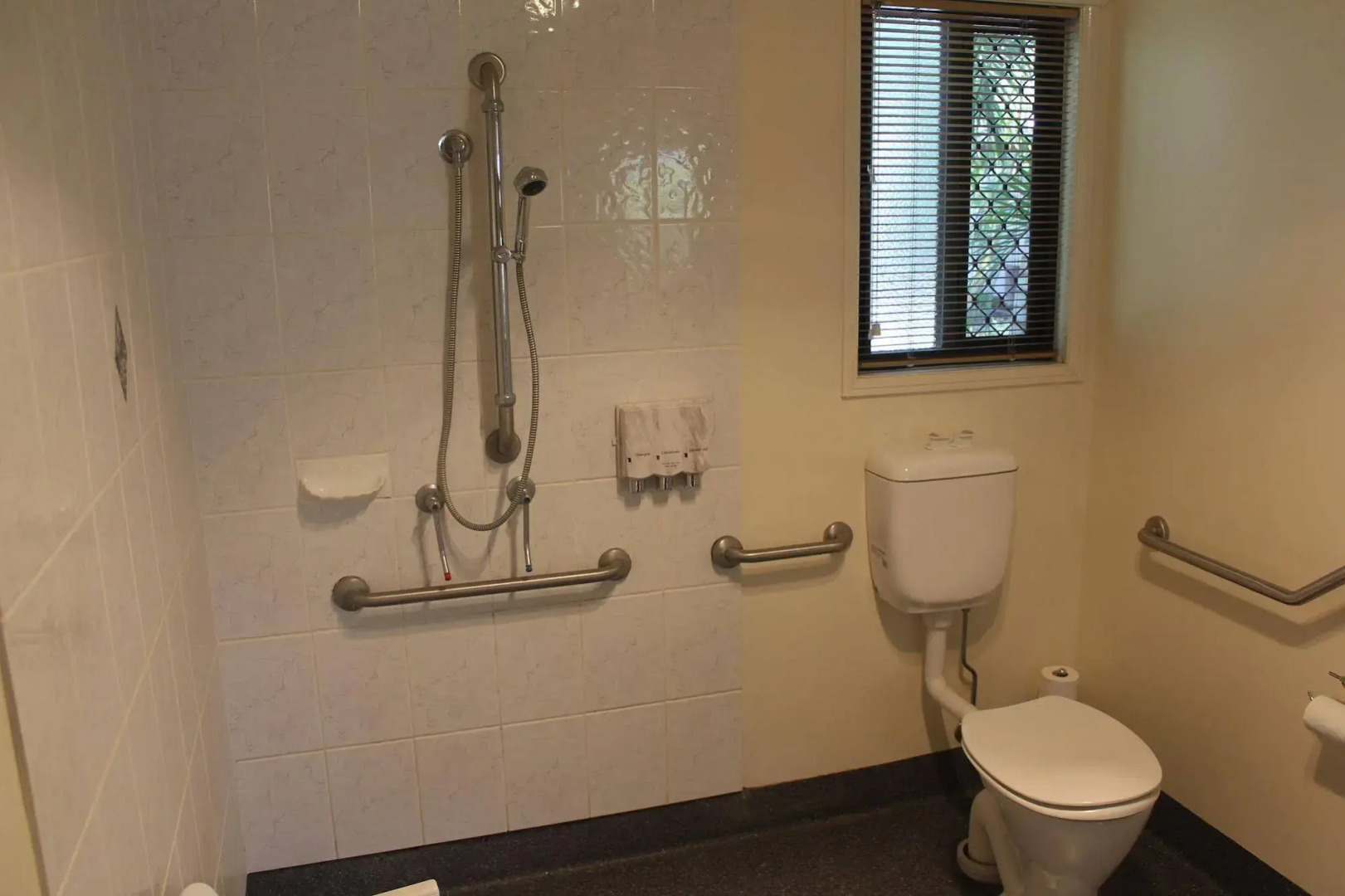 Emerald Motel Apartments