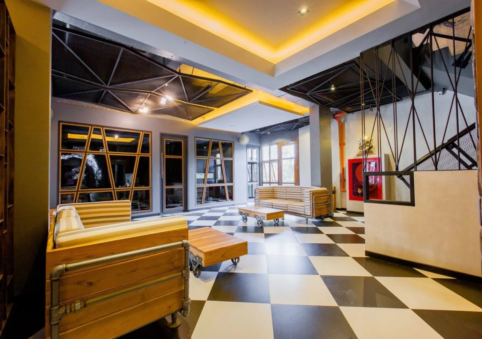 Loftmania Boutique Hotel