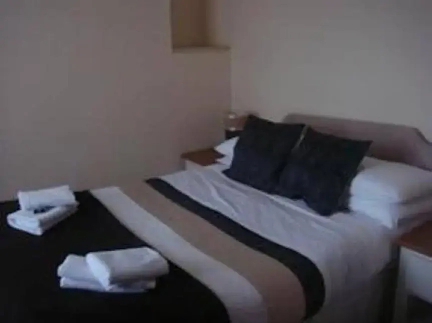 Cross Street Guesthouse