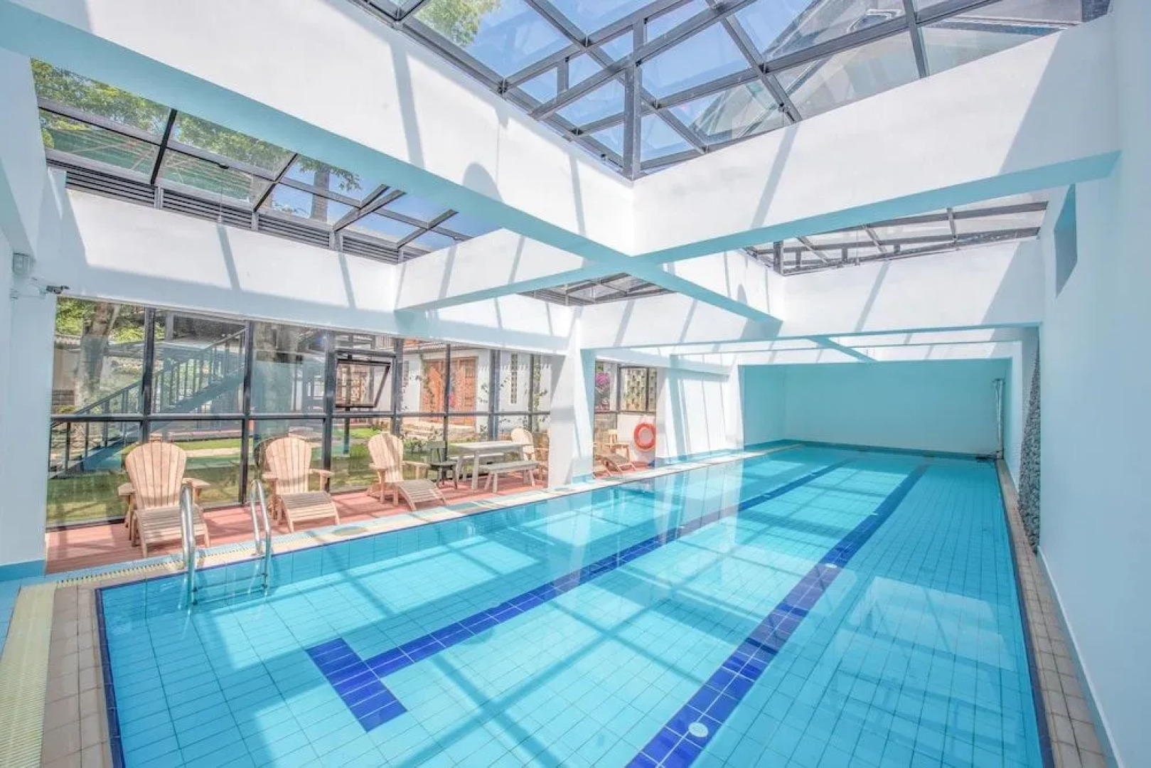 Floral Hotel Dali Luchun Garden