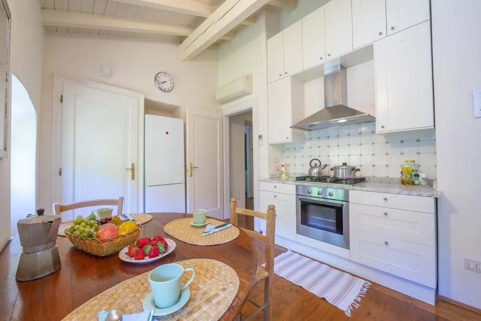 Villa Faccioli Deodara With Shared Pool