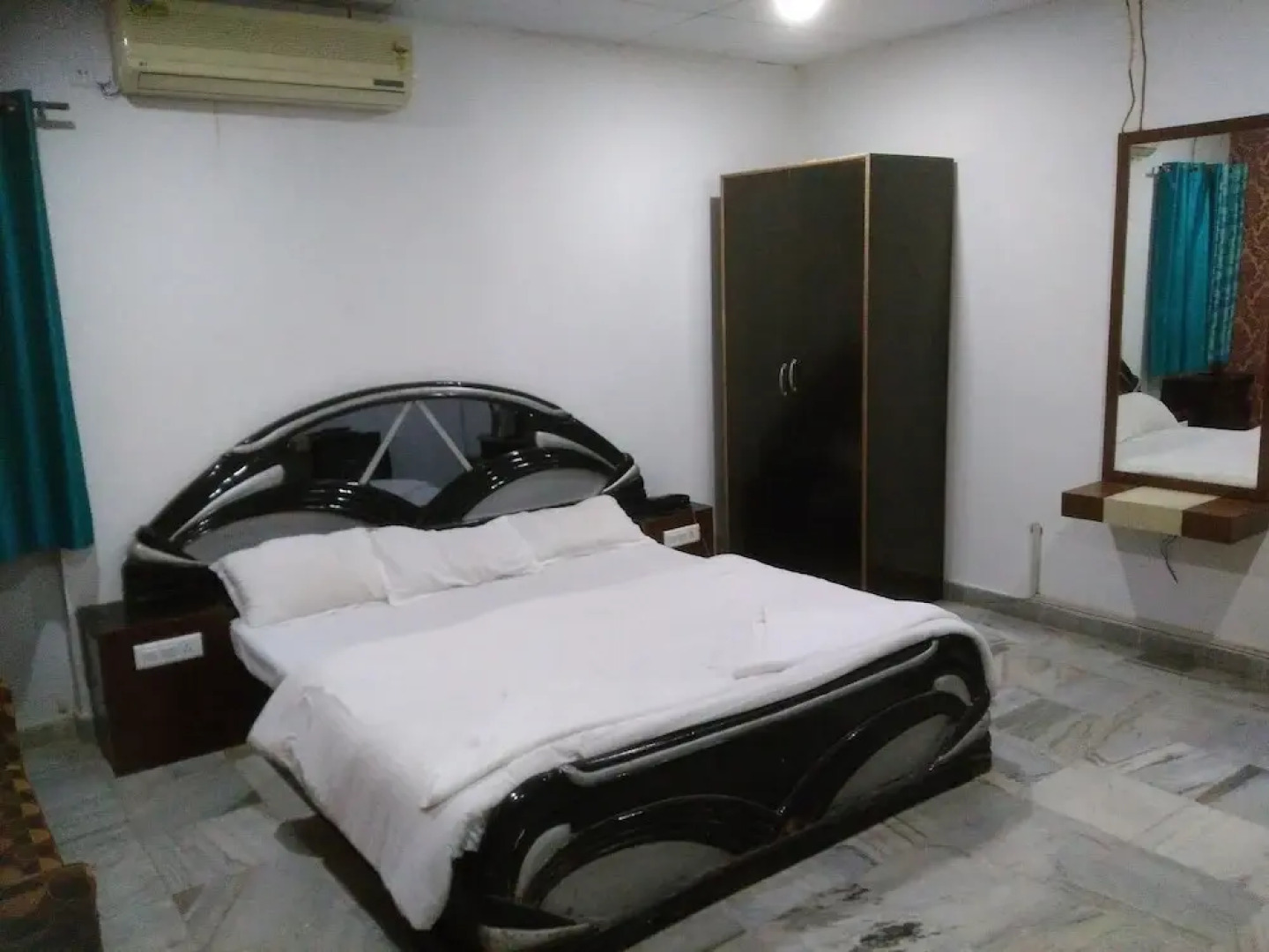 Dharma Steps Hotel & Banquet