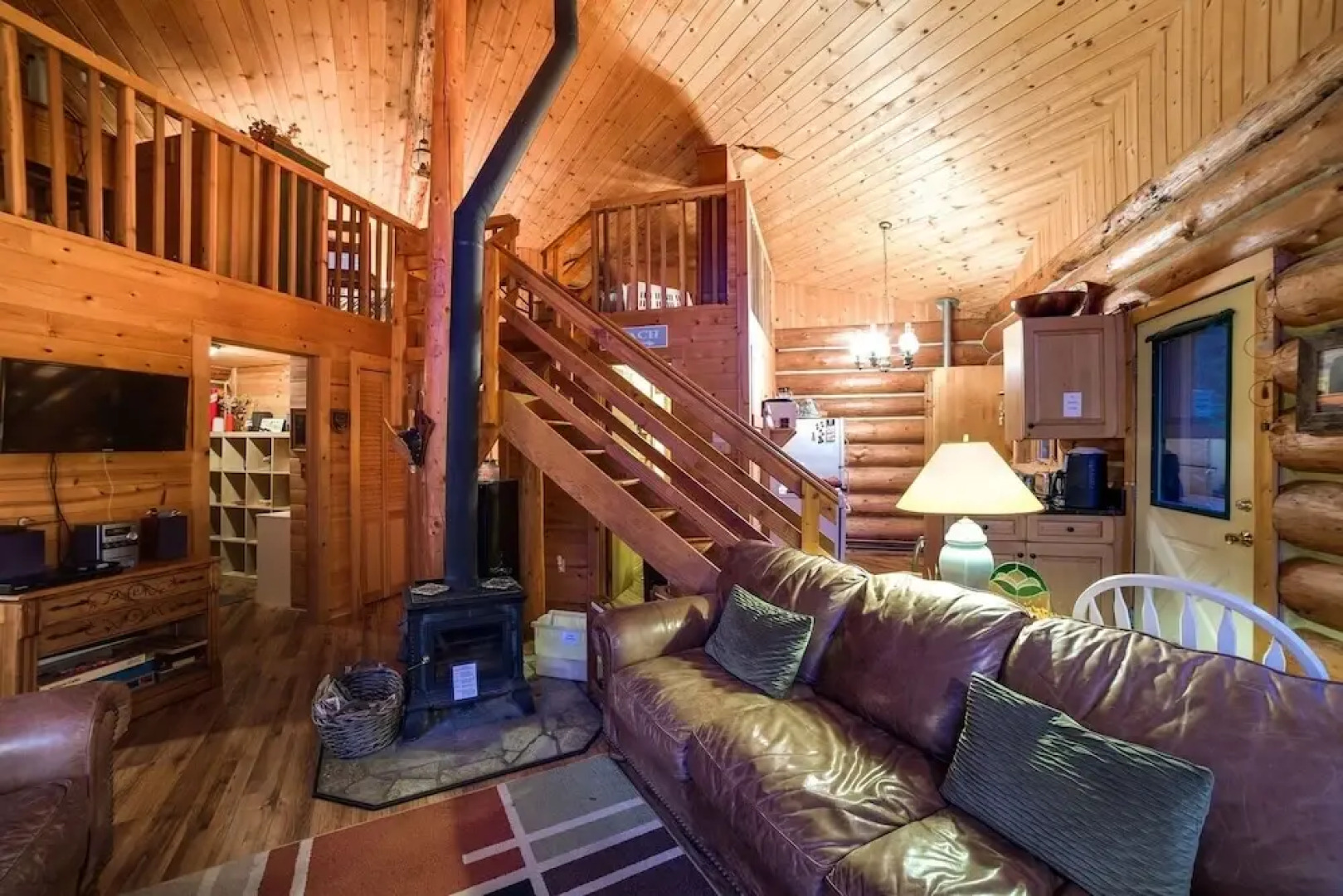 97mf - Lakeside - Dock - Bbq - Pets Ok - Sleeps 6 3 Bedroom Home by RedAwning