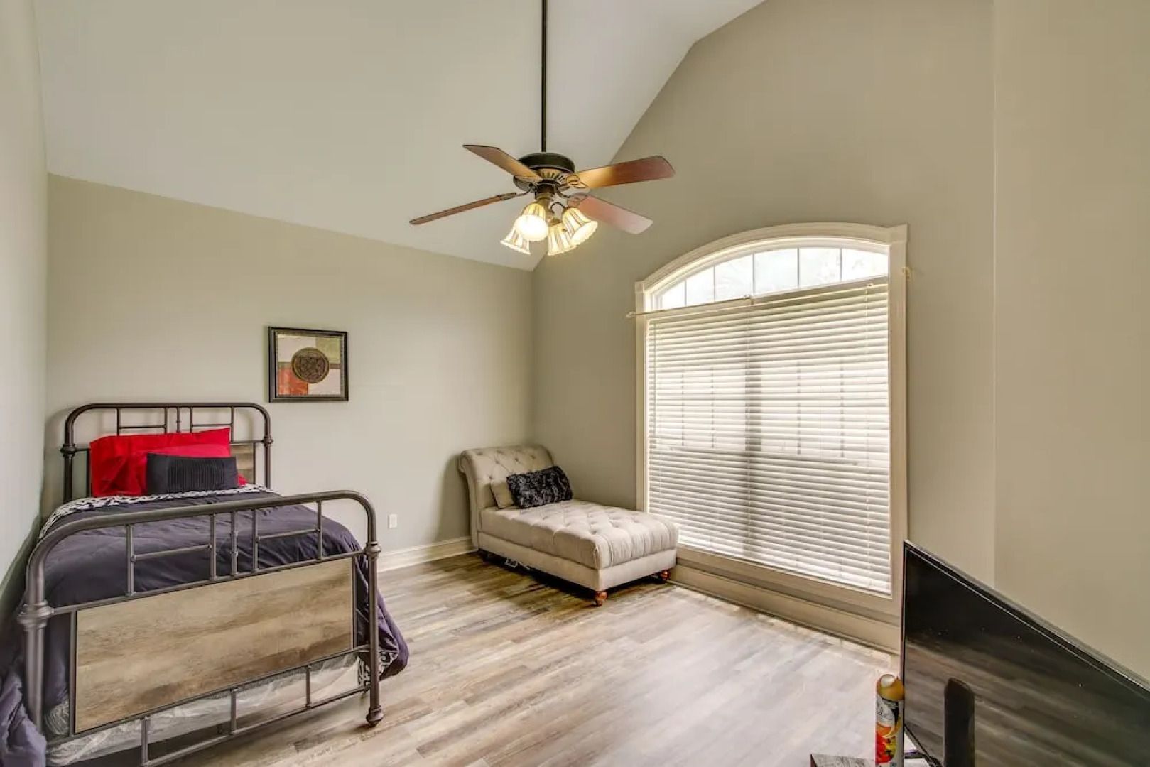 Muscle Shoals Home < 3 Mi to Recording Studios!