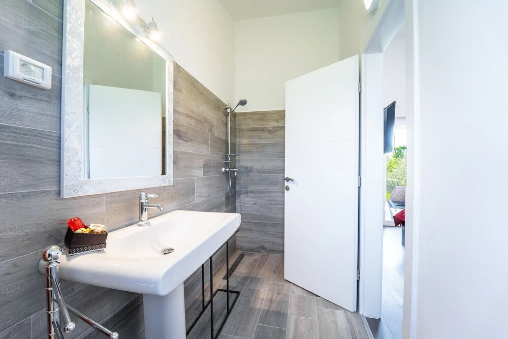 Modern Villa With Pool and Terrace