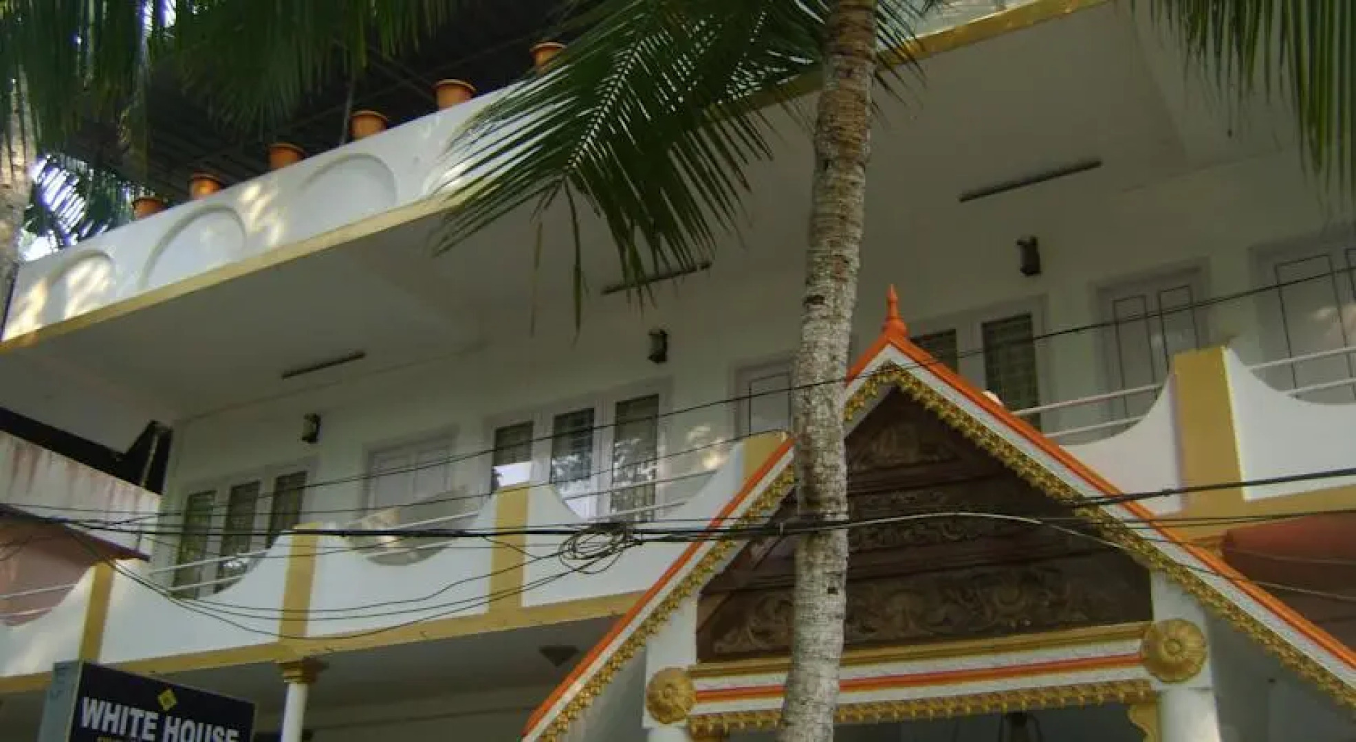 White House Beach Resort