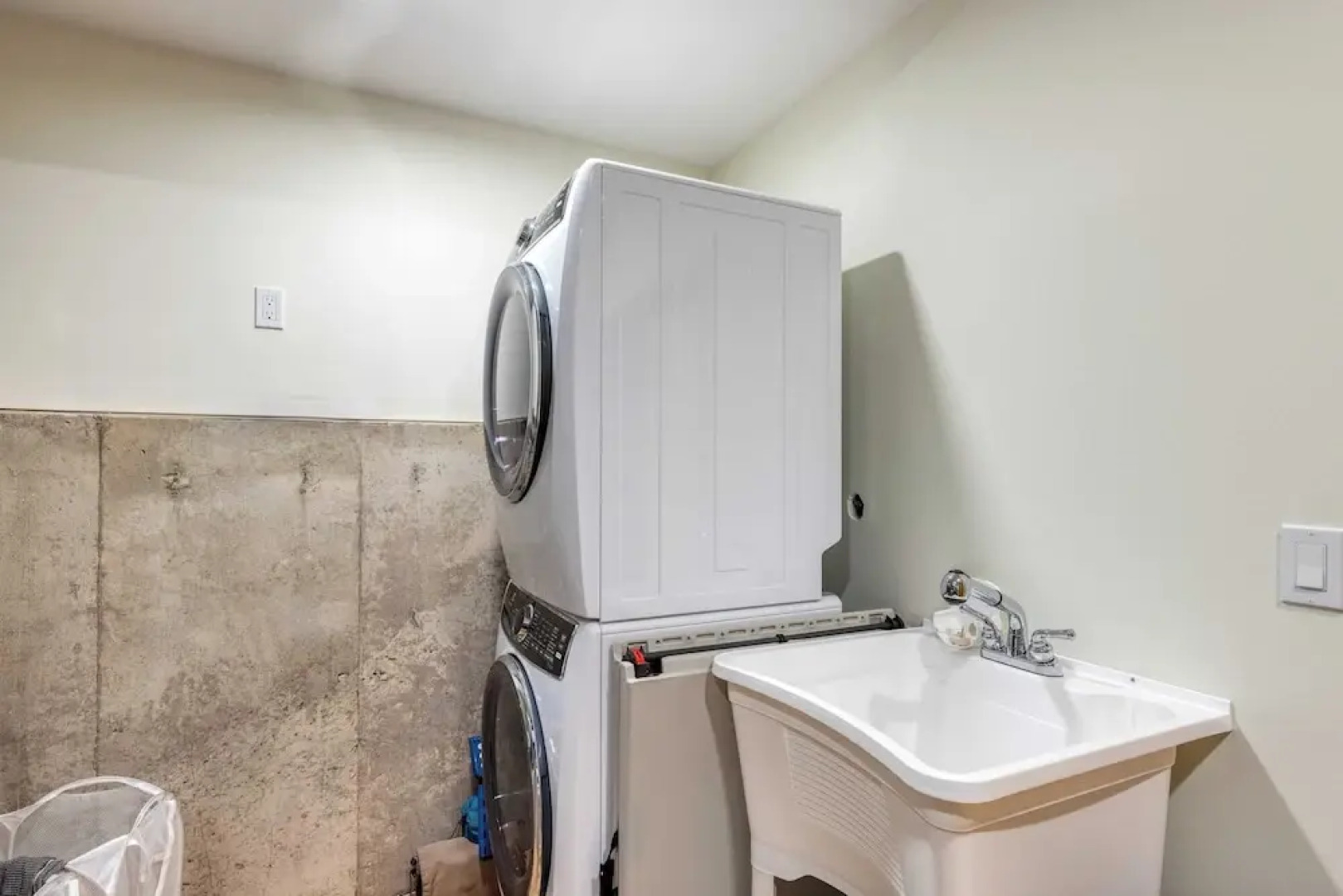 Rustic Arch Cape Getaway w/ Vibrant Interior Walk to the Beach Cape Wonder