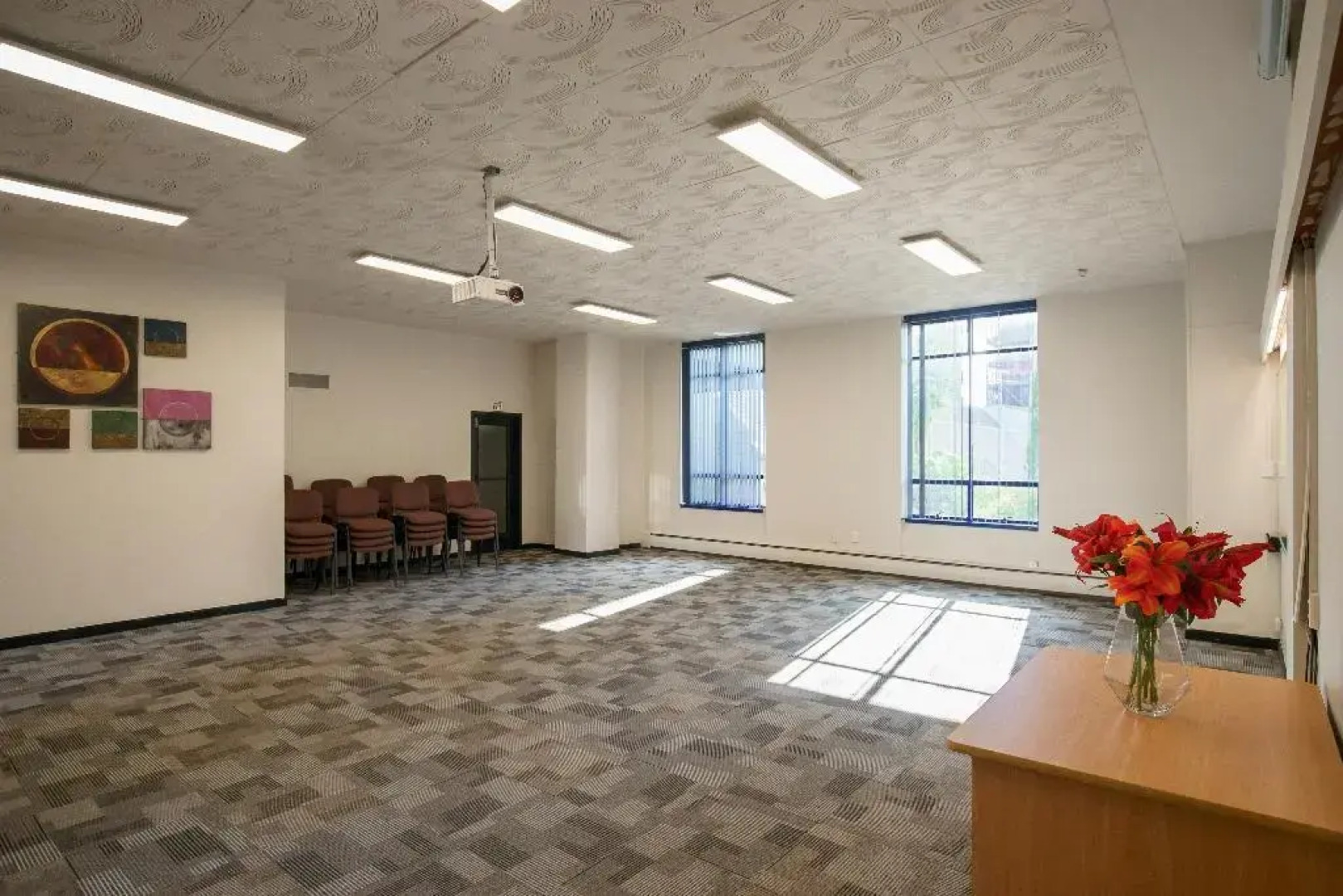 Kiwi International Hotel