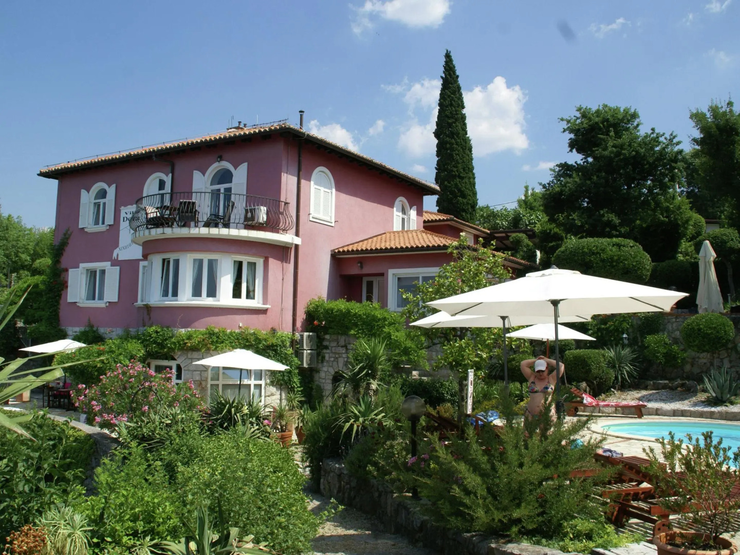 Welcoming Bungalow on Beach in Kraljevica