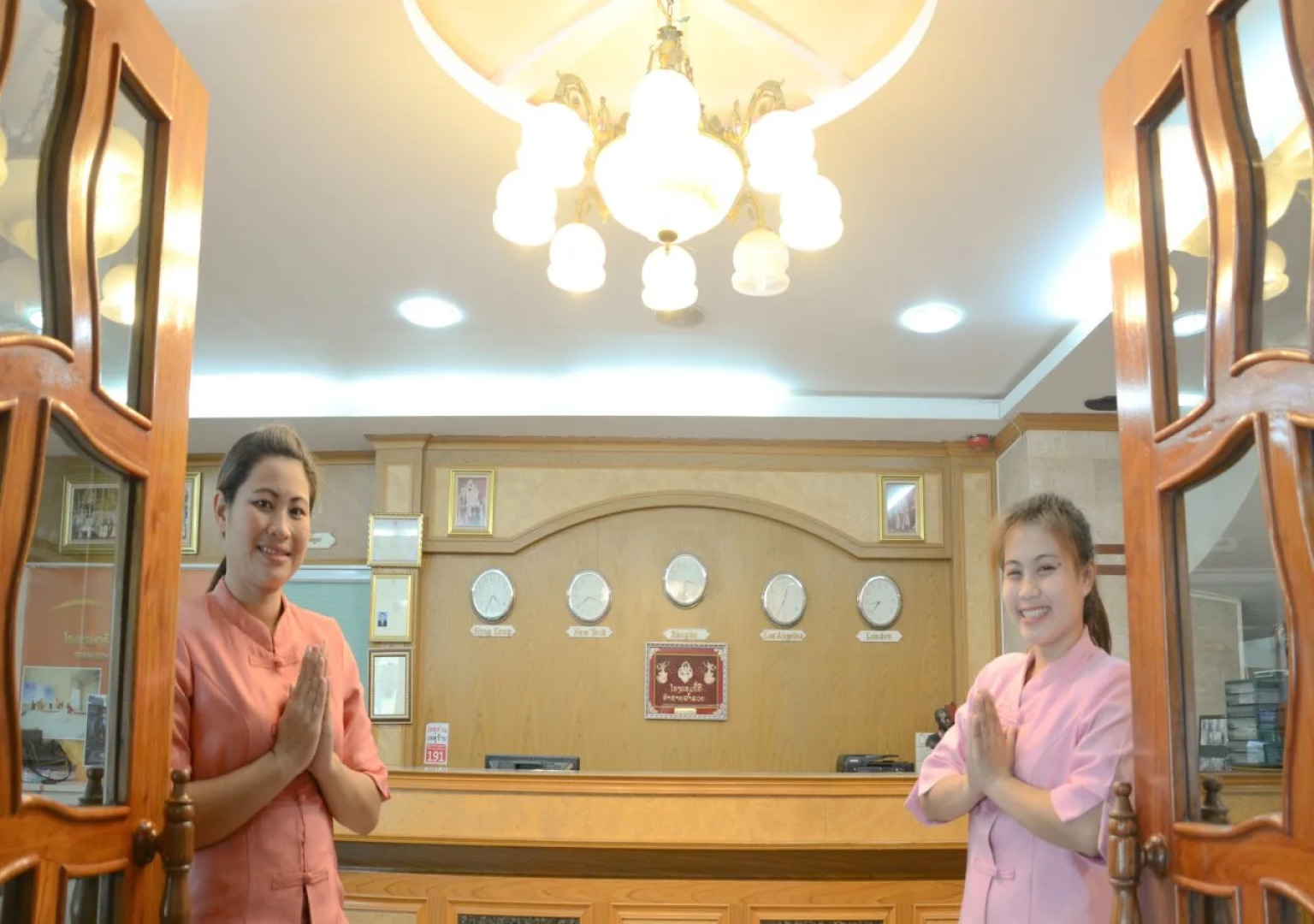 Submukdaphoomplace Hotel