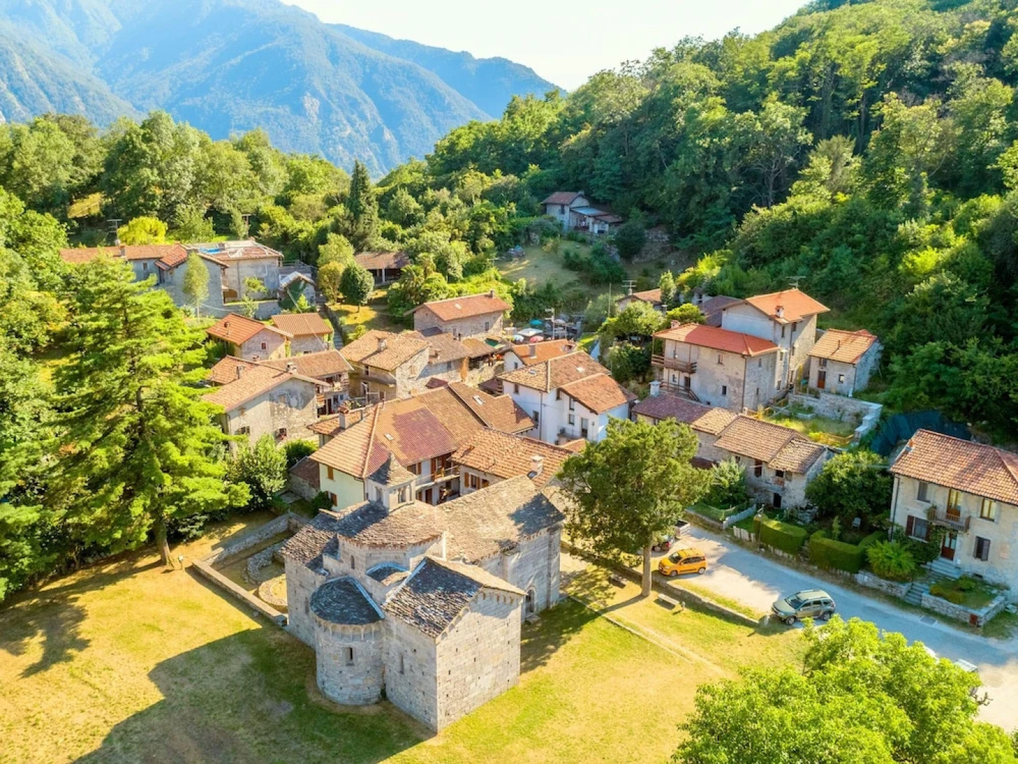 Authentic Rural House, 200 mt Form the Parking