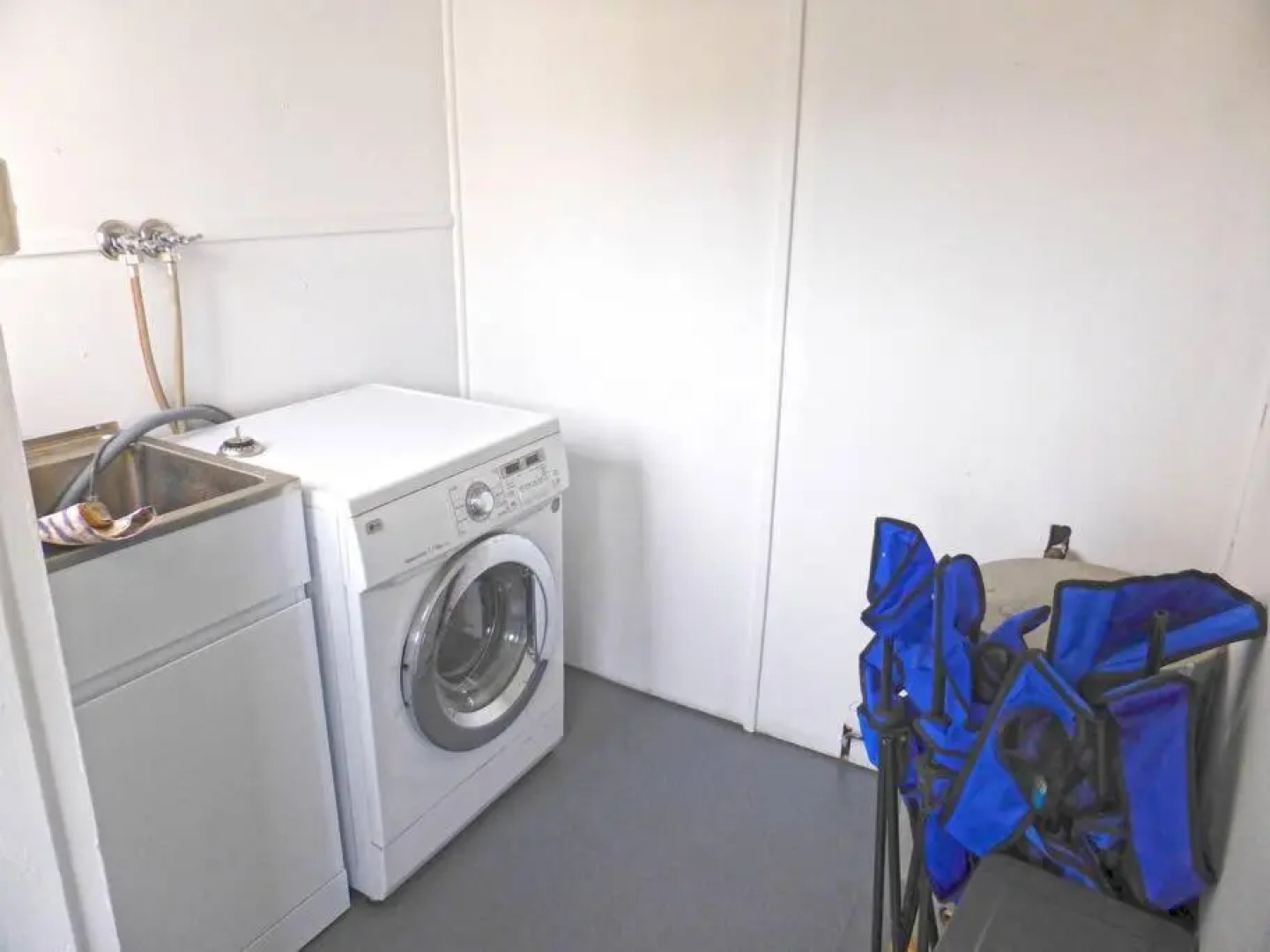 WEST2G - Viv's Place