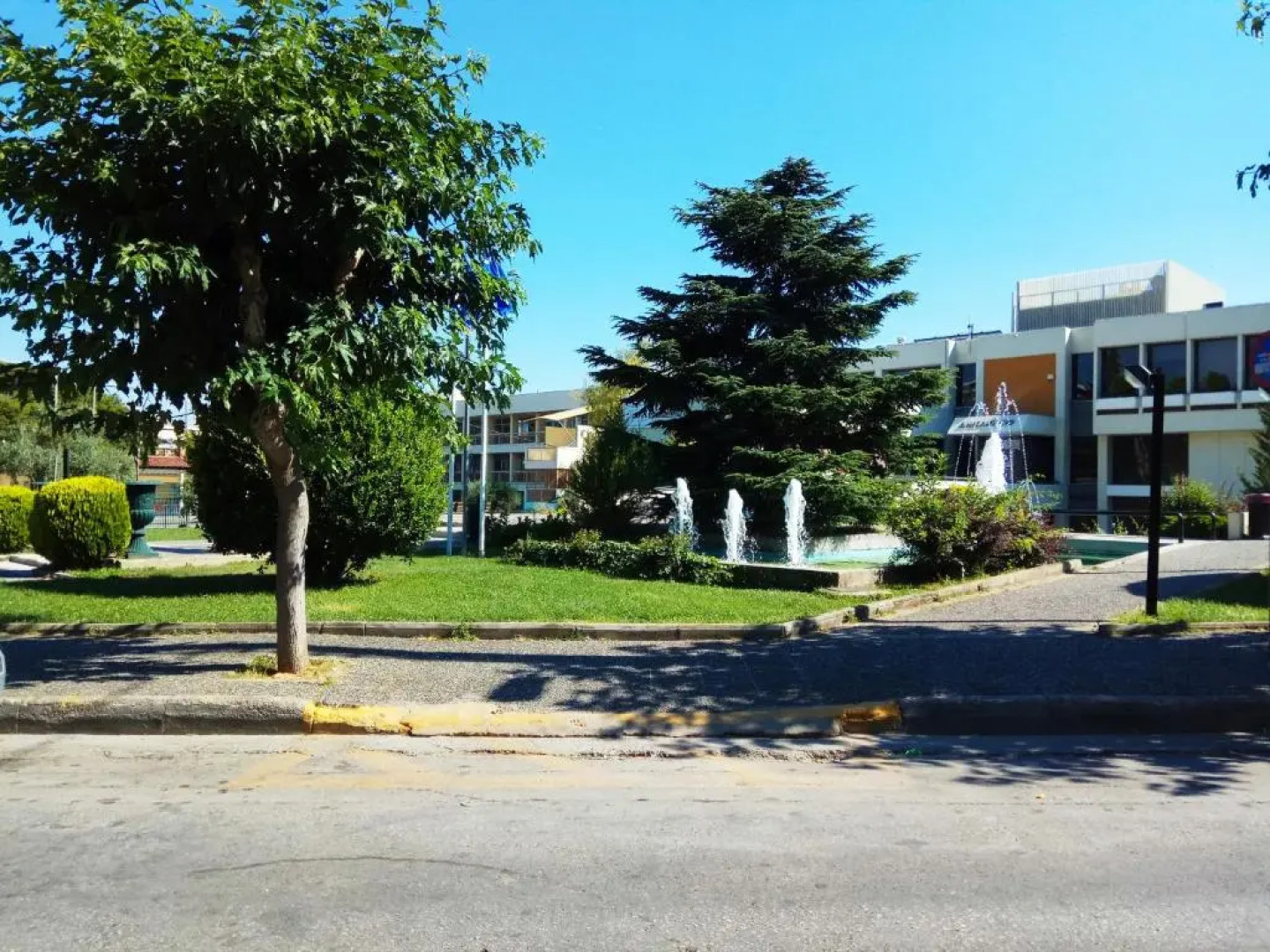 Athens-luxurious-suite 40