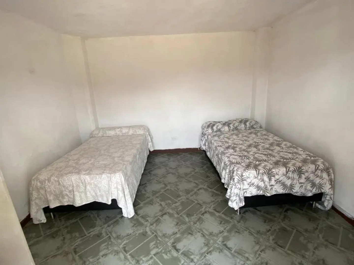 Hostal Hollywood Inn