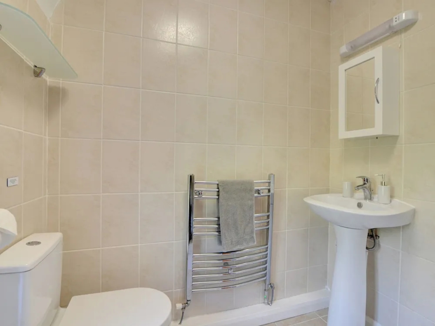 Restful Holiday Home in Glandwr near River