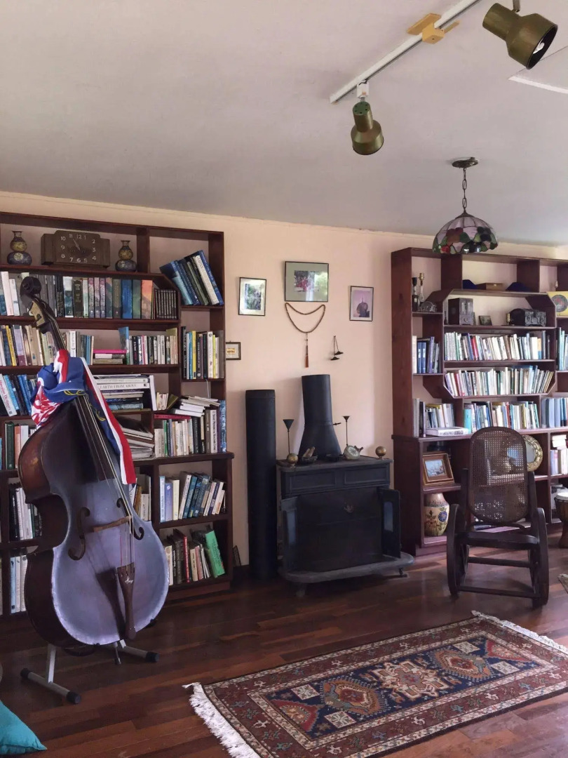 Lava Tree Tropic Inn