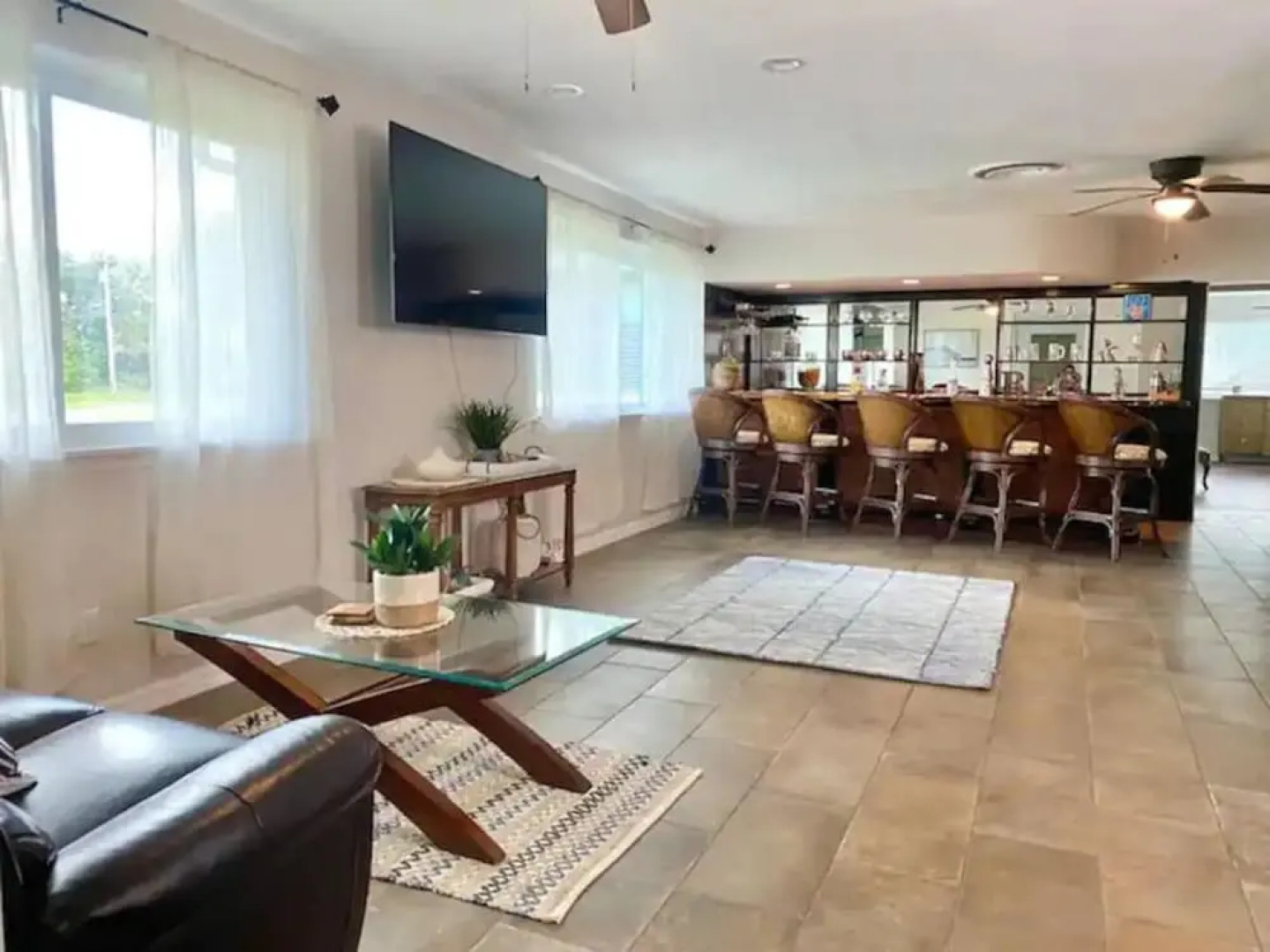 Cozy 4-Bedroom Beachside Home